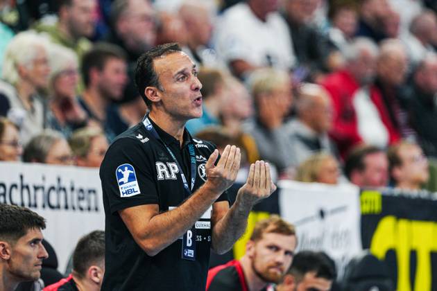 Roberto Garcia Parrondo MT Melsungen, Coach GER, THW Kiel vs MT Melsungen, Handball, Bundesliga, Matchday, 4, Season 2024 2025, 26 09 2024 GER, THW Kiel vs MT Melsungen, Handball, Bundesliga, Matchday, 4, Season 2024 2025, 26 09 2024 Kiel Copyright: xEibner-Pressefoto MarcelxvonxFehrnx EP_MFN
