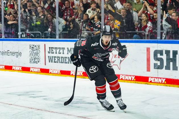 Ice Hockey Penny DEL 3 Matchday Cologne Sharks Nuremberg Ice Tigers on 27 09 2024 at the Lanxess Arena in Cologne Louis Marc Aubry Cologne , celebrates his goal to 5 4 while short-handed According to the regulations of the DEL German Ice Hockey League, the publication and further use of the recordings in electronic media and end devices of all kinds during the ongoing game is not permitted xDMx