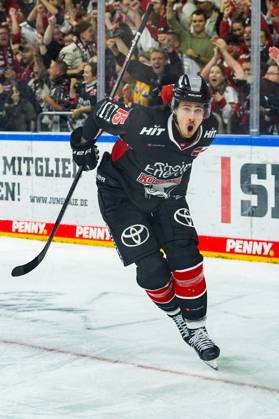 Ice Hockey Penny DEL 3 Matchday Cologne Sharks Nuremberg Ice Tigers on 27 09 2024 at the Lanxess Arena in Cologne Louis Marc Aubry Cologne , celebrates his goal to 5 4 while short-handed According to the regulations of the DEL German Ice Hockey League, the publication and further use of the recordings in electronic media and end devices of all kinds during the ongoing game is not permitted xDMx
