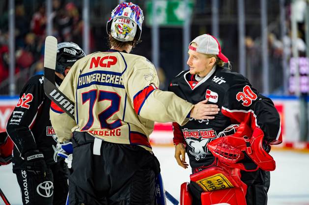 Ice Hockey Penny DEL 3 Matchday Cologne Sharks Nuremberg Ice Tigers on 27 09 2024 at the Lanxess Arena in Cologne Leon Hungerecker Nuremberg , left and Mirko Pantkowski Cologne , right high-five each other after the game According to the regulations of the DEL German Ice Hockey League, the publication and further use of the recordings in electronic media and end devices of all kinds during the ongoing game is not permitted xDMx