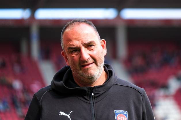 Frank Schmidt FC Heidenheim, Head Coach before the match, GER, 1 FSV Mainz 05 vs 1 FC Heidenheim, Football, 1 Bundesliga, Matchday 5, Season 2024 2025, 28 09 2024 DFL REGULATIONS PROHIBIT ANY USE OF PHOTOGRAPHS as IMAGE SEQUENCES and or QUASI VIDEO GER, 1 FSV Mainz 05 vs 1 FC Heidenheim, Football, 1 Bundesliga, Matchday 5, Season 2024 2025, 28 09 2024 Mainz Copyright: xEibner-Pressefoto FlorianxWieganx EP_FWD