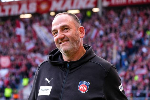 Frank Schmidt FC Heidenheim, Head Coach before the match, GER, 1 FSV Mainz 05 vs 1 FC Heidenheim, Football, 1 Bundesliga, Matchday 5, Season 2024 2025, 28 09 2024 DFL REGULATIONS PROHIBIT ANY USE OF PHOTOGRAPHS as IMAGE SEQUENCES and or QUASI VIDEO GER, 1 FSV Mainz 05 vs 1 FC Heidenheim, Football, 1 Bundesliga, Matchday 5, Season 2024 2025, 28 09 2024 Mainz Copyright: xEibner-Pressefoto FlorianxWieganx EP_FWD