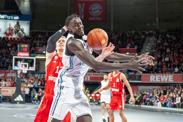 Andreas Obst 13 FC Bayern Basketball , Kur Kuath 23 Veolia Hamburg Towers , FC Bayern Basketball vs Veolia Hamburg Towers, BBL, 2 Matchday, 29 09 2024 Munich Bavaria Germany Copyright: xkolbert-press UlrichxGamelx