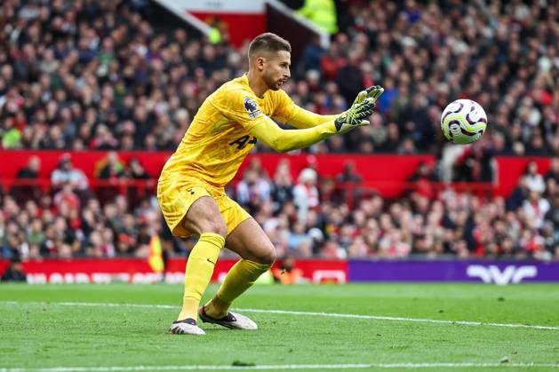 Premier League Manchester United, ManU v Tottenham Hotspur Guglielmo Vicario of Tottenham Hotspur makes a saveduring the Premier League match Manchester United vs Tottenham Hotspur at Old Trafford, Manchester, United Kingdom, 29th September 2024 (Photo by Mark Cosgrove News Images) Copyright: xMarkxCosgrove NewsxImagesx