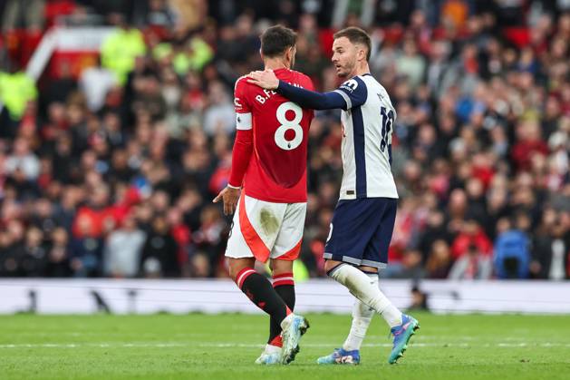 Premier League Manchester United, ManU v Tottenham Hotspur James Maddison of Tottenham Hotspur consoles Bruno Fernandes of Manchester United after he is shown the red card during the Premier League match Manchester United vs Tottenham Hotspur at Old Trafford, Manchester, United Kingdom, 29th September 2024 (Photo by Mark Cosgrove News Images) Copyright: xMarkxCosgrove NewsxImagesx