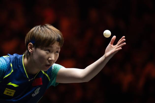 (241003) -- BEIJING, Oct. 3, 2024 -- Wang Manyu of China serves during the women s singles round of 16 match against teammate Qin Yuxuan at 2024 World Table tennis, Tischtennis (WTT) China Smash in Beijing, China, Oct. 3, 2024. ) (SP)CHINA-BEIJING-TABLE TENNIS-WTT-CHINA SMASH-WOMEN S SINGLES(CN) XiaoxYijiu