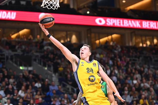 Justin Bean ALBA Berlin, 34 GER, ALBA Berlin v Panathinaikos AKTOR Athens, basketball, EuroLeague, Season 2024 2025, 1 Matchday, 03 10 2024 GER, ALBA Berlin v Panathinaikos AKTOR Athens, basketball, EuroLeague, Season 2024 2025, 1 Matchday, 03 10 2024 Berlin Copyright: xEibner-Pressefoto RyanxSleimanx EP_RSN