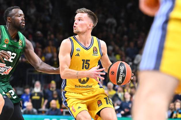 Martin Hermannsson ALBA Berlin, 15 GER, ALBA Berlin v Panathinaikos AKTOR Athens, basketball, EuroLeague, season 2024 2025, 1 matchday, 03 10 2024 GER, ALBA Berlin v Panathinaikos AKTOR Athens, basketball, EuroLeague, season 2024 2025, 1 matchday, 03 10 2024 Berlin Copyright: xEibner-Pressefoto RyanxSleimanx EP_RSN