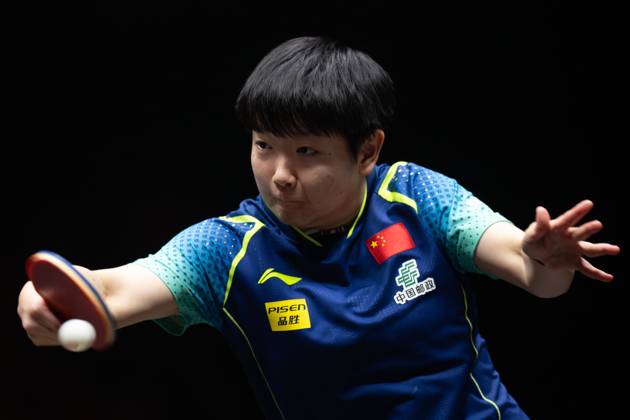 (241004) -- BEIJING, Oct. 4, 2024 -- Sun Yingsha hits a return during the women s singles quarterfinal match between Sun Yingsha of China and Ito Mima of Japan at 2024 World Table tennis, Tischtennis (WTT) China Smash in Beijing, China, Oct. 4, 2024. ) (SP)CHINA-BEIJING-TABLE TENNIS-WTT-CHINA SMASH-WOMEN S SINGLES (CN) XiaoxYijiu