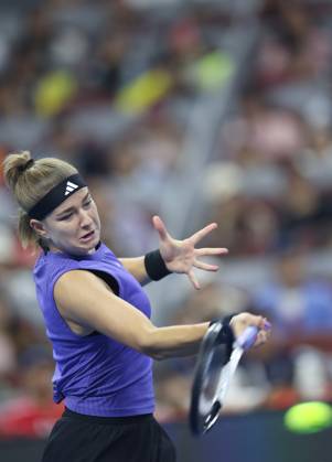 (241005) -- BEIJING, Oct. 5, 2024 -- Karolina Muchova of the Czech Republic competes during the women s singles semifinal match against Zheng Qinwen of China at 2024 China Open tennis tournament in Beijing, capital of China, Oct. 5, 2024. ) (SP)CHINA-BEIJING-TENNIS-CHINA OPEN-WOMEN S SINGLES(CN) BaixXuefei