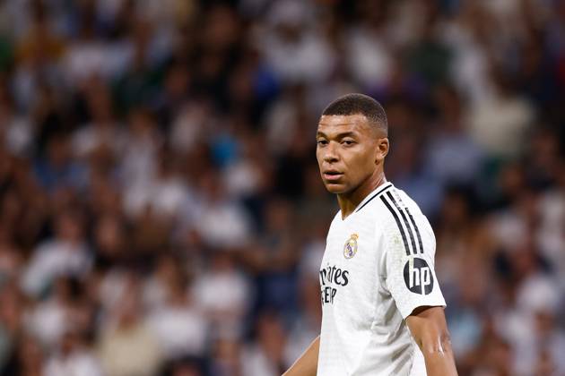 October 5, 2024, Madrid, Madrid, SPAIN: Kylian Mbappe of Real Madrid looks on during the Spanish League, LaLiga EA Sports, football match played between Real Madrid and Villarreal CF at Santiago Bernabeu stadium on October 5, 2024, in Madrid, Spain. Madrid SPAIN - ZUMAa181 20241005_zaa_a181_210 Copyright: xDennisxAgyemanx
