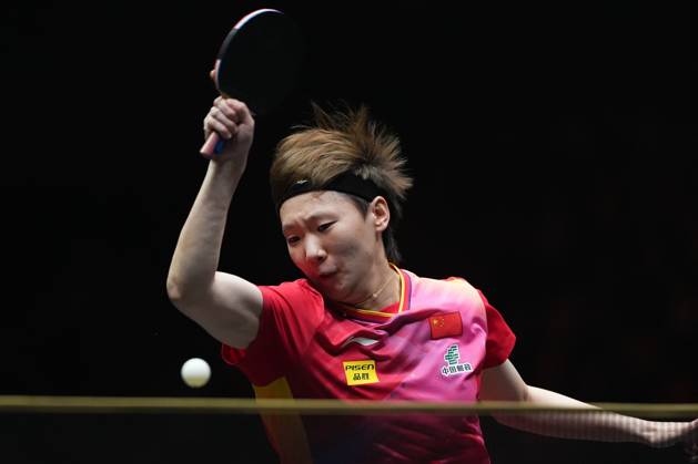(241006) -- BEIJING, Oct. 6, 2024 -- Wang Manyu of China hits a return during the women s singles final match against Sun Yingsha of China at 2024 World Table tennis, Tischtennis (WTT) China Smash in Beijing, China, Oct. 6, 2024. ) (SP)CHINA-BEIJING-TABLE TENNIS-WTT-CHINA SMASH-WOMEN S SINGLES(CN) JuxHuanzong