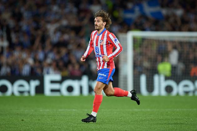 October 6, 2024, San Sebastian, Guipuzcoa, SPAIN: Antoine Griezmann of Atletico de Madrid in action during the LaLiga EA Sports match between Real Sociedad and Atletico de Madrid at Reale Arena on October 6, 2024, in San Sebastian, Spain. San Sebastian SPAIN - ZUMAa181 20241006_zaa_a181_292 Copyright: xRicardoxLarreinax