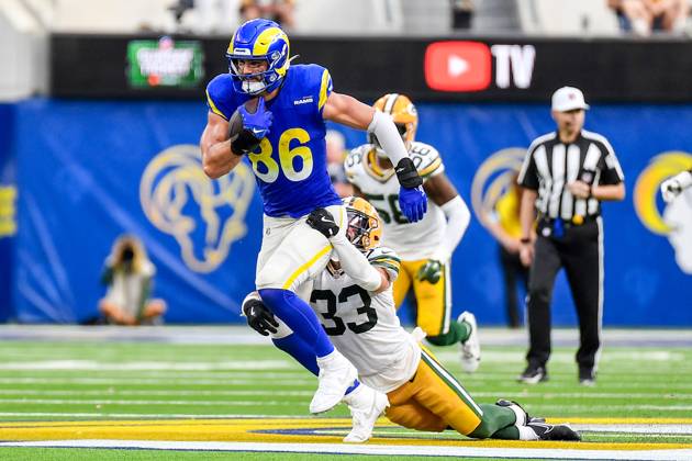 NFL, American Football Herren, USA 2024: Packers vs Rams OCT 06 October 6, 2024 Inglewood, CA.Los Angeles Rams tight end Colby Parkinson (86) makes the catch in front of Green Bay Packers safety Evan Williams (33) in action in the fourth quarter during the NFL football game. Green Bay Packers vs. Los Angeles Rams.Mandatory Photo Credit: Louis Lopez Cal Media (Credit Image: Â Louis Lopez Cal Sport Media) Inglewood California United States of America EDITORIAL USE ONLY Copyright: xx ZUMA-20241006_zma_c04_121.jpg LouisxLopezx csmphotothree303398