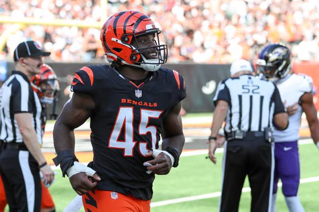 CINCINNATI, OH - OCTOBER 06: Cincinnati Bengals linebacker Maema Njongmeta (45) runs toward the sideline during the game against the Baltimore Ravens and the Cincinnati Bengals on October 6, 2024, at Paycor Stadium in Cincinnati, OH. (Photo by Ian Johnson Icon Sportswire) NFL, American Football Herren, USA OCT 06 Ravens at Bengals EDITORIAL USE ONLY Icon241006166
