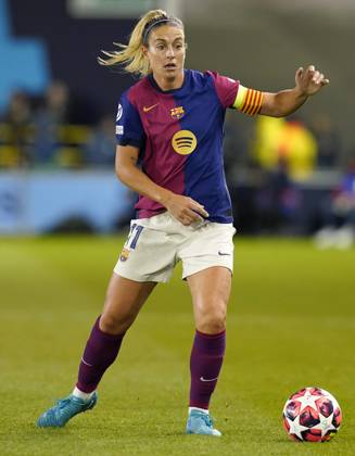 Manchester, England, 9th October 2024. Alexia Putellas of Barcelona during the UEFA Womens Champions League match at the Academy Stadium, Manchester. Picture credit should read: Andrew Yates Sportimage EDITORIAL USE ONLY. No use with unauthorised audio, video, data, fixture lists, club league logos or live services. Online in-match use limited to 120 images, no video emulation. No use in betting, games or single club league player publications. SPI-3368-0033