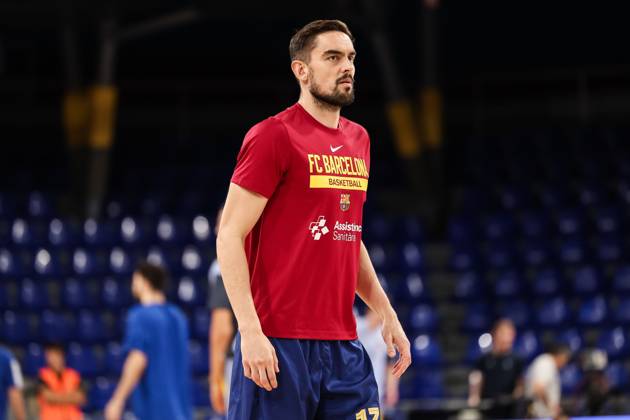 October 11, 2024, Barcelona, Barcelona, Spain: Tomas Satoransky of FC Barcelona, Barca warms up during the Turkish Airlines Euroleague, match played between FC Barcelona and Alba Berlin at Palau Blaugrana on October 11, 2024 in Barcelona, Spain. Barcelona Spain - ZUMAa181 20241011_zaa_a181_016 Copyright: xJavierxBorregox