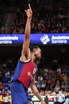 October 11, 2024, Barcelona, Barcelona, Spain: Kevin Punter of FC Barcelona, Barca celebrates a basket during the Turkish Airlines Euroleague, match played between FC Barcelona and Alba Berlin at Palau Blaugrana on October 11, 2024 in Barcelona, Spain. Barcelona Spain - ZUMAa181 20241011_zaa_a181_078 Copyright: xJavierxBorregox