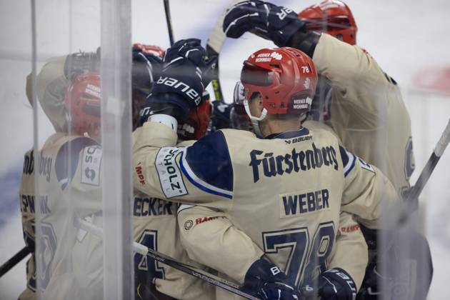 PENNY DEL 1 Kölner Haie Schwenninger Wild Wings Cologne, 11 10 2024 Will Weber Schwenninger Wild Wings, 78 Sebastian Uvira Schwenninger Wild Wings, 93 PENNY DEL 1 Kölner Haie Schwenninger Wild Wings on 11 10 2024 at the Lanxess Arena in Cologne Germany Copyright: xBEAUTIFULxSPORTS AndreasxDickx