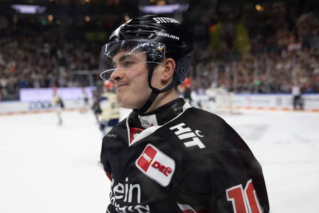PENNY DEL 1 Kölner Haie Schwenninger Wild Wings Cologne, 11 10 2024 Justin Schütz Kölner Haie, 10 PENNY DEL 1 Kölner Haie Schwenninger Wild Wings on 11 10 2024 at the Lanxess Arena in Cologne Germany Copyright: xBEAUTIFULxSPORTS AndreasxDickx