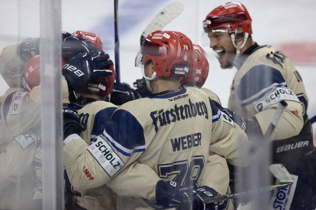PENNY DEL 1 Kölner Haie Schwenninger Wild Wings Cologne, 11 10 2024 Will Weber Schwenninger Wild Wings, 78 Sebastian Uvira Schwenninger Wild Wings, 93 PENNY DEL 1 Kölner Haie Schwenninger Wild Wings on 11 10 2024 at the Lanxess Arena in Cologne Germany Copyright: xBEAUTIFULxSPORTS AndreasxDickx