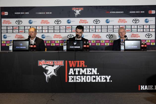 PENNY DEL 1 Kölner Haie Schwenninger Wild Wings Cologne, 11 10 2024 Steve Walker Schwenninger Wild Wings, Coach Jason Sschade Kari Jalonen Kölner Haie, Coach PENNY DEL 1 Kölner Haie Schwenninger Wild Wings on 11 10 2024 at the Lanxess Arena in Cologne Germany Copyright: xBEAUTIFULxSPORTS AndreasxDickx