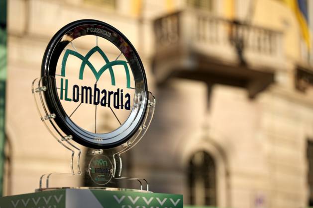 The trophy during the 118th edition of the Il Lombardia a 255 km one day race from Bergano to Como on October 12, 2024, Italy. Copyright: xMarcoxAlpozzi LaPressex