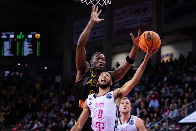 Basketball Champions League, Telekom Baskets Bonn vs AEK Betsson BC, 15 10 2024 Darius McGhee Telekom Baskets Bonn 0 and RaiQuan Gray AEK Bettson Athens 0 Basketball Champions League, Telekom Baskets Bonn vs AEK Betsson BC, 15 10 2024, Telekom Dome, Bonn Copyright: xBEAUTIFULxSPORTS Derixx