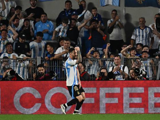 BUENOS AIRES, ARGENTINA - OCTOBER 15: Lionel Messi of Argentina celebrating after scoring the first goal of his team during a match between Argentina Vs Bolivia as part of World Cup 2026 Qualifiers at Estadio Mas Monumental on October 15, 2024 in BuenosAires, Argentina. Buenos Aires Buenos Aires Argentina Copyright: xIMAGOx xPhotoCero5x xLucianoxBisbalxPhotoCero5x