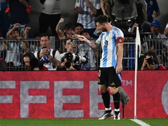 BUENOS AIRES, ARGENTINA - OCTOBER 15: Lionel Messi of Argentina celebrating after scoring the first goal of his team during a match between Argentina Vs Bolivia as part of World Cup 2026 Qualifiers at Estadio Mas Monumental on October 15, 2024 in BuenosAires, Argentina. Buenos Aires Buenos Aires Argentina Copyright: xIMAGOx xPhotoCero5x xLucianoxBisbalxPhotoCero5x