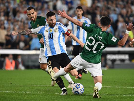 BUENOS AIRES, ARGENTINA - OCTOBER 15: Lionel Messi of Argentina kicks to gol during a match between Argentina Vs Bolivia as part of World Cup 2026 Qualifiers at Estadio Mas Monumental on October 15, 2024 in BuenosAires, Argentina. Buenos Aires Buenos Aires Argentina Copyright: xIMAGOx xPhotoCero5x xLucianoxBisbalxPhotoCero5x