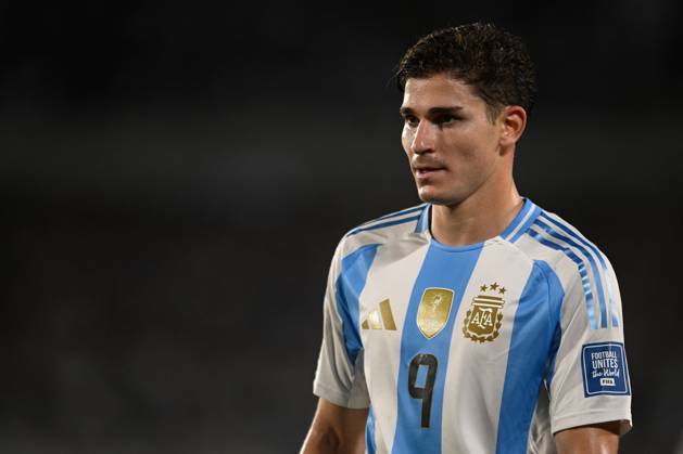 BUENOS AIRES, ARGENTINA - OCTOBER 15: Julian Alvarez of Argentina looks on during the FIFA World Cup, WM, Weltmeisterschaft, Fussball 2026 South American Qualifier match between Argentina and Bolivia at Estadio Mas Monumental Antonio Vespucio Liberti on October 15, 2024 in Buenos Aires, Argentina. Photo by D.Halisz SFSI Argentina v Bolivia - FIFA World Cup 2026 Qualifier Copyright: xDiegoxHalisz SFSIx