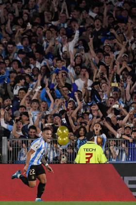 BUENOS AIRES, ARGENTINA - OCTOBER 15: Lautaro Martinez of Argentina celebrate after scoring goal during the FIFA World Cup, WM, Weltmeisterschaft, Fussball 2026 South American Qualifier match between Argentina and Bolivia at Estadio Mas Monumental Antonio Vespucio Liberti on October 15, 2024 in Buenos Aires, Argentina. Photo by D.Halisz SFSI Argentina v Bolivia - FIFA World Cup 2026 Qualifier Copyright: xDiegoxHalisz SFSIx