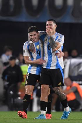 BUENOS AIRES, ARGENTINA - OCTOBER 15: Julian Alvarez, Enzo Fernandez of Argentina during the FIFA World Cup, WM, Weltmeisterschaft, Fussball 2026 South American Qualifier match between Argentina and Bolivia at Estadio Mas Monumental Antonio Vespucio Liberti on October 15, 2024 in Buenos Aires, Argentina. Photo by D.Halisz SFSI Argentina v Bolivia - FIFA World Cup 2026 Qualifier Copyright: xDiegoxHalisz SFSIx