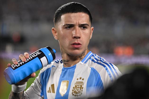 BUENOS AIRES, ARGENTINA - OCTOBER 15: Enzo Fernandez of Argentina looks on during the FIFA World Cup, WM, Weltmeisterschaft, Fussball 2026 South American Qualifier match between Argentina and Bolivia at Estadio Mas Monumental Antonio Vespucio Liberti on October 15, 2024 in Buenos Aires, Argentina. Photo by D.Halisz SFSI Argentina v Bolivia - FIFA World Cup 2026 Qualifier Copyright: xDiegoxHalisz SFSIx