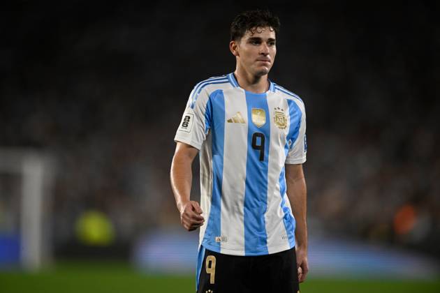 BUENOS AIRES, ARGENTINA - OCTOBER 15: Julian Alvarez of Argentina looks on, head and shoulders during the FIFA World Cup, WM, Weltmeisterschaft, Fussball 2026 South American Qualifier match between Argentina and Bolivia at Estadio Mas Monumental Antonio Vespucio Liberti on October 15, 2024 in Buenos Aires, Argentina. Photo by D.Halisz SFSI Argentina v Bolivia - FIFA World Cup 2026 Qualifier Copyright: xDiegoxHalisz SFSIx