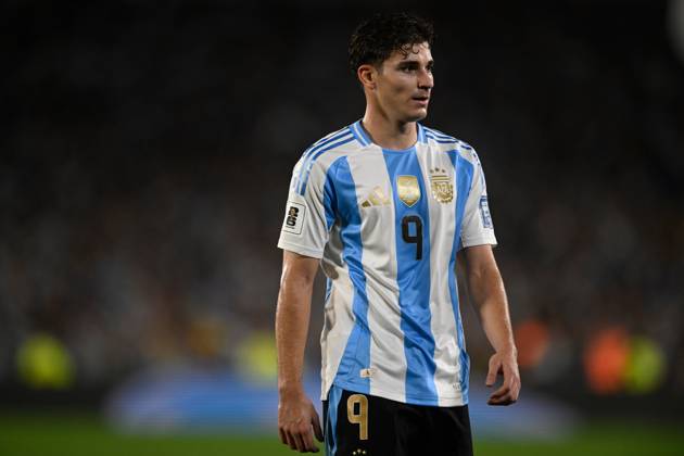 BUENOS AIRES, ARGENTINA - OCTOBER 15: Julian Alvarez of Argentina looks on, head and shoulders during the FIFA World Cup, WM, Weltmeisterschaft, Fussball 2026 South American Qualifier match between Argentina and Bolivia at Estadio Mas Monumental Antonio Vespucio Liberti on October 15, 2024 in Buenos Aires, Argentina. Photo by D.Halisz SFSI Argentina v Bolivia - FIFA World Cup 2026 Qualifier Copyright: xDiegoxHalisz SFSIx
