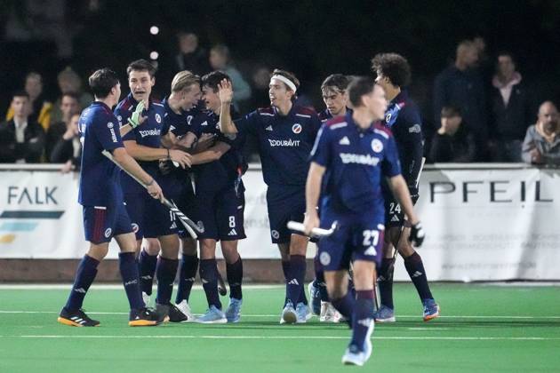 Players of Mannheimer HC MHC , celebrate the goal, celebrate the goal, goal, celebration, cheers about the goal, rejoice, joy, rejoices, optimistic, positive, game scene, highlight, action, 18 10 2024, Mannheim Germany , Hockey, 1 Bundesliga, Men, TSV Mannheim Mannheimer HC xozx
