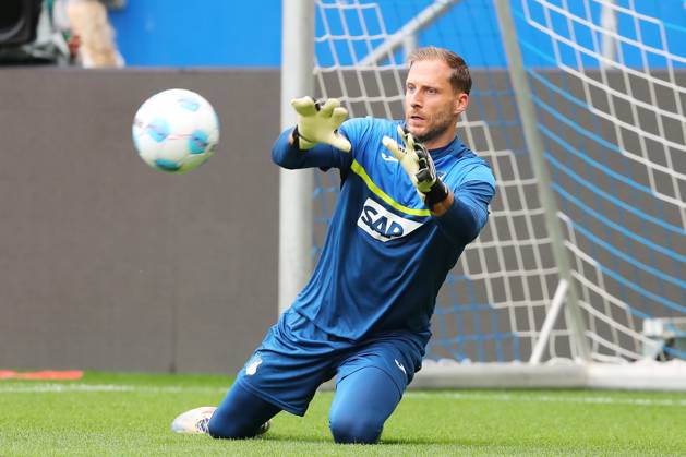 19 10 2024, xtvx, Fussball 1 Bundesliga, TSG 1899 Hoffenheim VfL Bochum emspor, v l Goalkeeper Oliver Baumann TSG 1899 Hoffenheim warms up, beim Aufwaermen DFL DFB REGULATIONS PROHIBIT ANY USE OF PHOTOGRAPHS as IMAGE SEQUENCES and or QUASI VIDEO Sinsheim