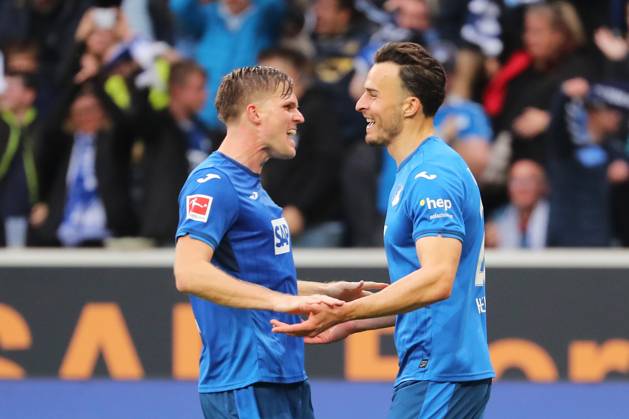 19 10 2024, xtvx, Fußball 1 Bundesliga, TSG 1899 Hoffenheim VfL Bochum emspor, v l Goal scored, Tor zum 3 1 Haris Tabakovic TSG 1899 Hoffenheim Cristian Gamboa VfL Bochum Marius Buelter TSG 1899 Hoffenheim Haris Tabakovic TSG 1899 Hoffenheim DFL DFB REGULATIONS PROHIBIT ANY USE OF PHOTOGRAPHS as IMAGE SEQUENCES and or QUASI VIDEO Sinsheim
