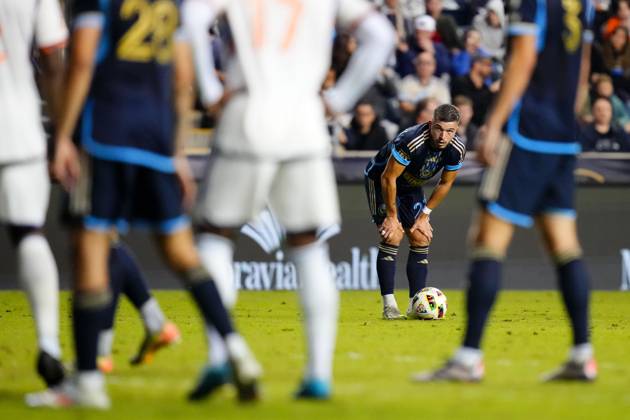 October 19, 2024: Philadelphia Union Defender Kai Wagner (27) prepares for a free kick during the second half of an MLS, Fussball Herren, USA match against FC Cincinnati at Subaru Park in Chester, Pennsylvania. CSM Chester United States of America - ZUMAc04_ 20241019_zma_c04_314 Copyright: xKylexRoddenx