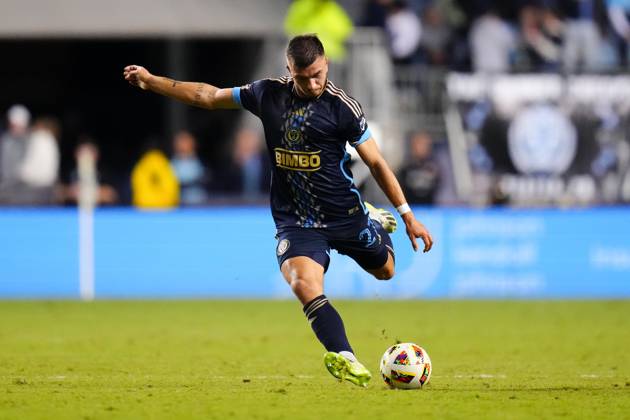 October 19, 2024: Philadelphia Union Defender Kai Wagner (27) kicks the ball during the second half of an MLS, Fussball Herren, USA match against FC Cincinnati at Subaru Park in Chester, Pennsylvania. CSM Chester United States of America - ZUMAc04_ 20241019_zma_c04_343 Copyright: xKylexRoddenx