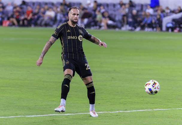 October 19, 2024, Los Angeles, California, USA: Maxime Chanot 25 of the Los Angeles Football Club during their regular season MLS, Fussball Herren, USA game against the San Jose Earthquakes on Saturday October 19, 2024 at the BMO Stadium in Los Angeles, California. LAFC defeats Earthquakes, 3-1. ARIANA RUIZ PI Los Angeles U.S - ZUMAp124 20241019_zaa_p124_026 Copyright: xArianaxRuizx