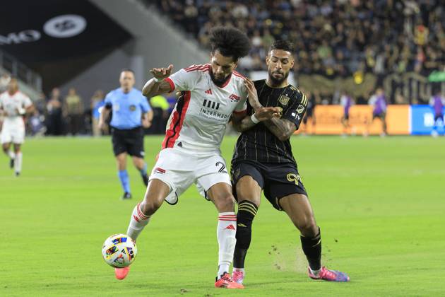 October 19, 2024, Los Angeles, California, USA: Denis Bouanga 99 of the Los Angeles Football Club is defended by Rodrigues 26 of the San Jose Earthquakes during their regular season MLS, Fussball Herren, USA match on Saturday October 19, 2024 at the BMO Stadium in Los Angeles, California. LAFC defeats Earthquakes, 3-1. JAVIER ROJAS PI Los Angeles USA - ZUMAp124 20241019_zaa_p124_054 Copyright: xJavierxRojasx