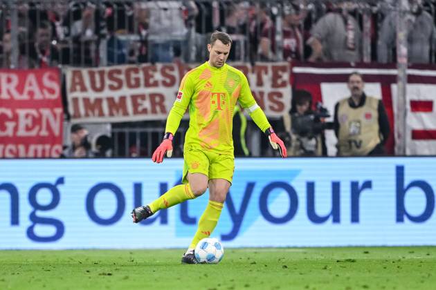 Goalkeeper Manuel Neuer FC Bayern Muenchen in action, on the ball, single action during the Bundesliga 1 match between FC Bayern München and VfB Stuttgart, Allianz Arena on October 19, 2024 in Munich, Germany Photo by Harry Langer DeFodi Images Goalkeeper Manuel Neuer FC Bayern Muenchen controls the Ball during the Bundesliga match between FC Bayern München and VfB Stuttgart at Allianz Arena on October 19, 2024 in Munich, Germany Photo by Harry Langer DeFodi Images DFL regulations prohibit any use of photographs as image sequences and or quasi video not used in POL SRB CRO FRA GBR NED ITA USA Defodi 541 FCBVFB20241019 317 Defodi-541 not used in POL SRB CRO FRA GBR NED ITA USA DFL regulations prohibit any use of photographs as image sequences and or quasi-video.