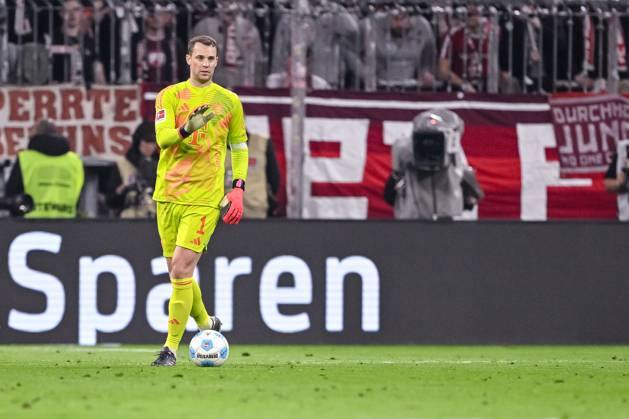 Goalkeeper Manuel Neuer FC Bayern Muenchen in action, on the ball, single action during the Bundesliga 1 match between FC Bayern München and VfB Stuttgart, Allianz Arena on October 19, 2024 in Munich, Germany Photo by Harry Langer DeFodi Images Goalkeeper Manuel Neuer FC Bayern Muenchen controls the Ball during the Bundesliga match between FC Bayern München and VfB Stuttgart at Allianz Arena on October 19, 2024 in Munich, Germany Photo by Harry Langer DeFodi Images DFL regulations prohibit any use of photographs as image sequences and or quasi video not used in POL SRB CRO FRA GBR NED ITA USA Defodi 541 FCBVFB20241019 254 Defodi-541 not used in POL SRB CRO FRA GBR NED ITA USA DFL regulations prohibit any use of photographs as image sequences and or quasi-video.