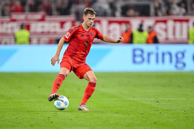 Joshua Kimmich FC Bayern Muenchen in action, on the ball, single action during the Bundesliga 1 match between FC Bayern München and VfB Stuttgart, Allianz Arena on October 19, 2024 in Munich, Germany Photo by Harry Langer DeFodi Images Joshua Kimmich FC Bayern Muenchen controls the Ball during the Bundesliga match between FC Bayern München and VfB Stuttgart at Allianz Arena on October 19, 2024 in Munich, Germany Photo by Harry Langer DeFodi Images DFL regulations prohibit any use of photographs as image sequences and or quasi video not used in POL SRB CRO FRA GBR NED ITA USA Defodi 541 FCBVFB20241019 260 Defodi-541 not used in POL SRB CRO FRA GBR NED ITA USA DFL regulations prohibit any use of photographs as image sequences and or quasi-video.