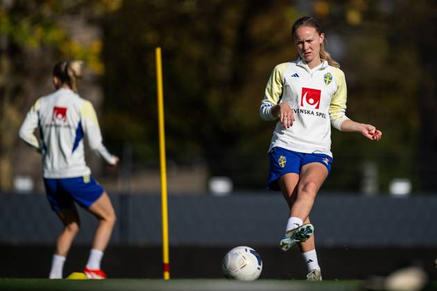 241022 Matilda Vinberg of the Swedish women s national football team during a training session on October 22, 2024 in Luxembourg Photo Mathias Bergeld BILDBYRAN code MB MB0985 fotboll football soccer fotball em kval kval uefa womens euro qualifier qualifier träning practice training sverige sweden dam bbeng Copyright: MATHIASxBERGELD BB241022MB033