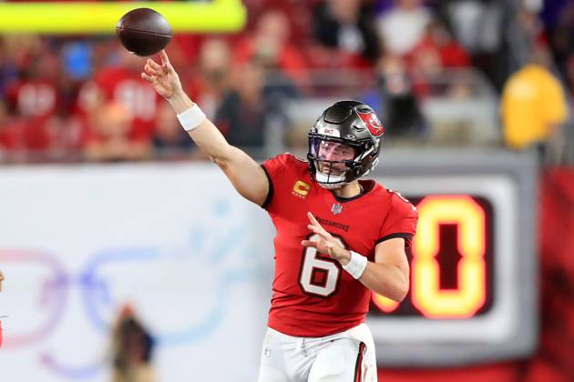 TAMPA, FL - OCTOBER 21: Tampa Bay Buccaneers Quarterback Baker Mayfield (6) throws a pass during the game between the Baltimore Ravens and the Tampa Bay Buccaneers on October 21, 2024 at Raymond James Stadium in Tampa, Florida. (Photo by Cliff Welch Icon Sportswire) NFL, American Football Herren, USA OCT 21 Ravens at Buccaneers EDITORIAL USE ONLY Icon357241021022