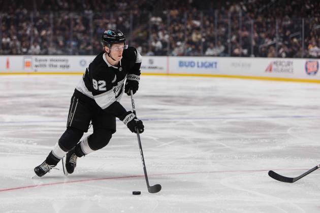 October 24, 2024, Los Angeles, California, USA: BRANDT CLARKE of the NHL, Eishockey Herren, USA s Los Angeles Kings skates with the puck during a game at Crypto.com Arena in Los Angeles, California on October 24, 2024 Los Angeles USA - ZUMAc239 20241024_zsp_c239_020 Copyright: xAlexxCavex